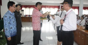 Wabup RONALD KANDOLI Tutup Diklat Prajabatan CPNS Honda K2