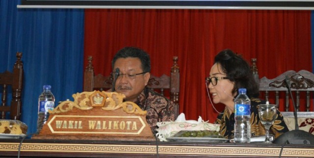 MAURITS MANTIRI Tantang SKPD Berinovasi Kelola PAD