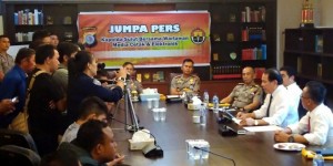Gelar Konfrensi Pers, Polda Sulut Bantah Keterlibatan 2 Oknum Polisinya