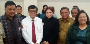 BERITA FOTO: VONNIE PANAMBUNAN-JOPPI LENGKONG hadiri Sidang Majelis Sinode Istimewa GMIM