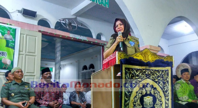 VONNIE PANAMBUNAN Buka Puasa Perdana dengan Warga Tontalete