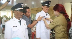 VONNIE PANAMBUNAN Lantik Kumtua Wori dan Bahoi