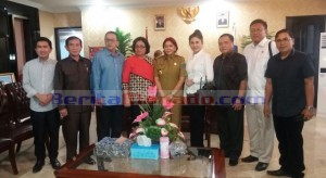 VONNIE PANAMBUNAN Konsisten Tolak Tambang di Bangka!