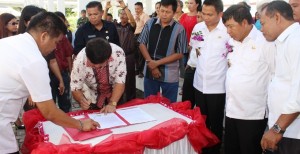 Bupati JAMES SUMENDAP Resmikan Pasar Rakyat Tombatu
