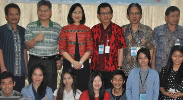 Rektor Saat menghadiri Pekan Seni Mahasiwa Unsrat