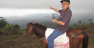 Sabtu, WENNY LUMENTUT Hadirkan 7 Artis Ibukota di Bukit Tetempangan Koha