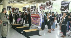 Demo Karyawan Royal Coconut, VONNIE PANAMBUNAN Warning Pengusaha