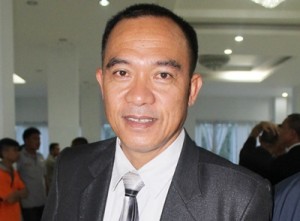 Bupati JAMES SUMENDAP Serahkan Sejumlah Bantuan Kepada Masyarakat