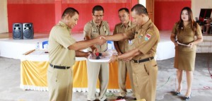 Asisten I ROLLY MAMAHIT Pimpin Sertijab Camat Belang