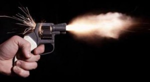 Hendak Lumpuhkan TO, Timah Panas Polisi Malah Nyasar ke Dada Warga