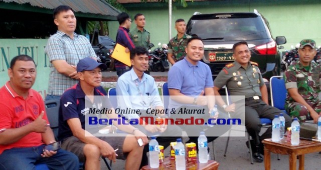 Komandan Batalyon Infantri 712/Raider Wiratama mendampingi Komandan Kodim 1309/Manado dan pengurus Persma mengamati pelaksanaan seleksi Persma