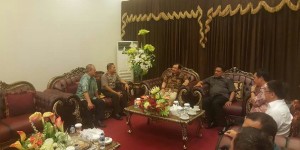 OLLY DONDOKAMBEY Sambut Kedatangan BUDI GUNAWAN di Manado