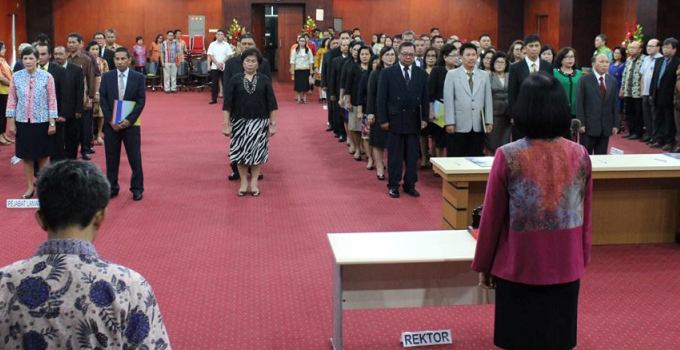 BERITA FOTO: Ellen Kumaat Lantik Sejumlah Pejabat Baru
