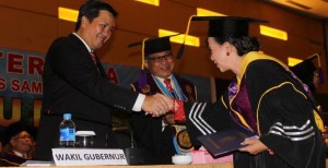 Wagub Umumkan Bantuan Pemprov di Wisuda Unsrat