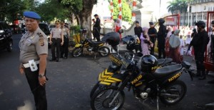 Ratusan Personel Gabungan Amankan Sholat Idul Adha di Mapolda Sulut