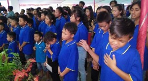 VONNIE PANAMBUNAN Didoakan Puluhan Anak Yatim