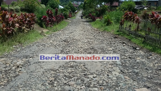 Kondisi jalan di Kecamatan Motoling Barat