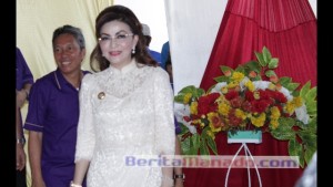 Hebat !!! TETTY PARUNTU dan FRANKY WONGKAR Majukan dan Peduli Minsel
