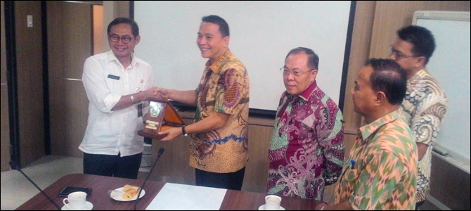 Jimmy Eman: Kehormatan Kita Adalah Melayani Masyarakat