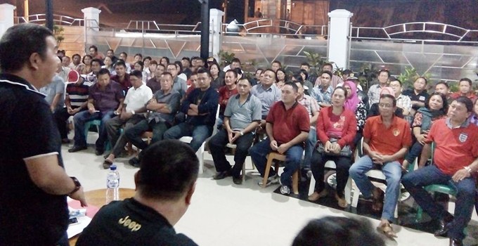 Bupati JAMES SUMENDAP Ingatkan Hukum Tua Perhatikan Kualitas Raskin