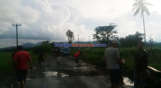 Sopir Langowan-Tondano 'Ambil Alih' Tugas Dinas PU Minahasa