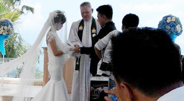 Romantis !!! Hendra-Vanesa Ucapkan Janji Setia di Pulau Dewata Bali