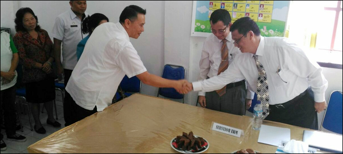 Tim Surveior Akreditasi Puskesmas Sambangi Tomohon