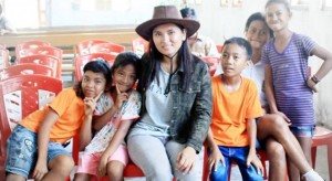 JOAN MATTHIEU: Melayani Tuhan Bukan Usaha Sampingan