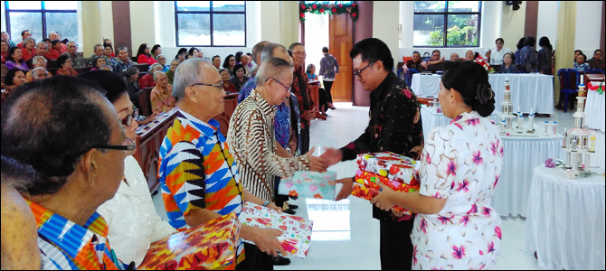 Dari Ibadah Pra Natal Lansia Rayon IV Tomohon