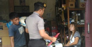 Jelang Natal, Polsek Siau Timur Razia Bahan Makanan Kadaluarsa