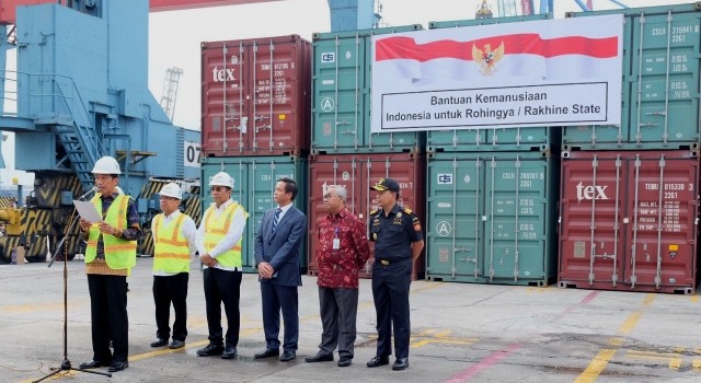 Pemerintah Indonesia mengirimkan bantuan kemanusiaan kepada negara Myanmar