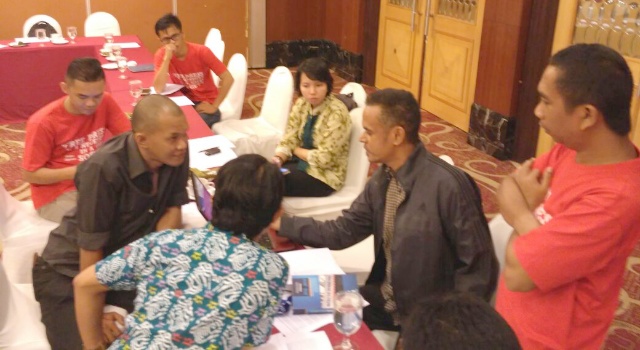 LBH Gelar Pelatihan Sengketa Pers di Manado 9 Peserta pelatihan sengketa pers, dalam diskusi.