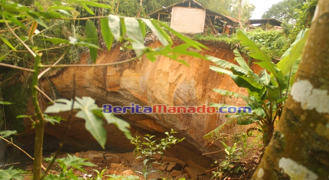 Tanah Longsor Ini Sangat Berbahaya !!!