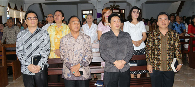Jajaran Pemkot Tomohon Hadiri Serah Terima Ketua BPMJ Nimahesaan Pinaras