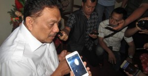 JERRY MASSIE Yakin OLLY DONDOKAMBEY Tidak Melakukan