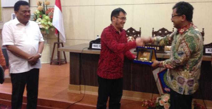 Disaksikan OLLY DONDOKAMBEY, DR FERRY LIANDO Singgung DPR-RI Tidak Memiliki Semangat NKRI