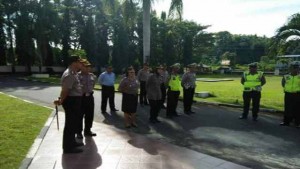 Kapolres ARYA PERDANA Pimpin Pengamanan Ibadah Jumat Agung