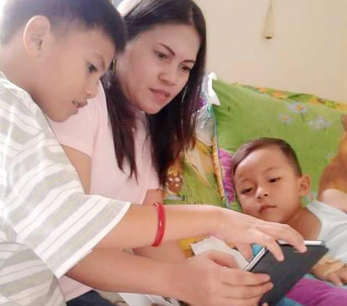 Khotbah Minggu: OLLY DONDOKAMBEY Melakukan Sesuai Amanat Firman Tuhan