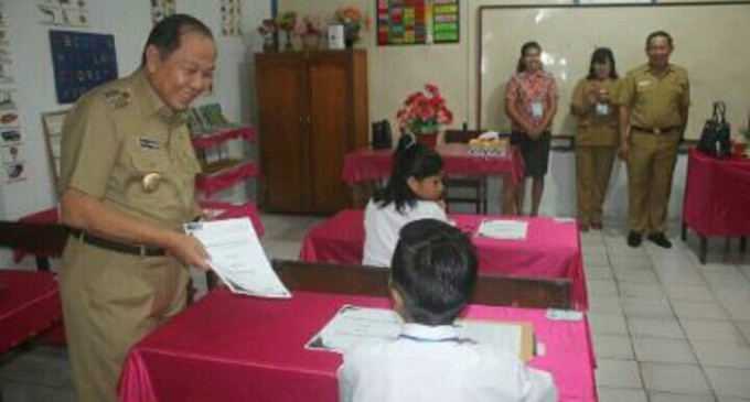 Walikota Semangati Peserta Ujian Nasional tingkat SD Bitung