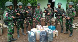 Yonif Raider 712/Wiratama Gagalkan Penyelundupan BBM Dan Sopi di Perbatasan