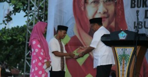 MEGAWATI dan OLLY DONDOKAMBEY Buka Puasa Bersama Dengan 1000 Anak Yatim Piatu