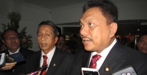 Soal PT CONCH, OLLY DONDOKAMBEY: Yang Menutup Itu Harus Gubernur, Bukan Bupati!!