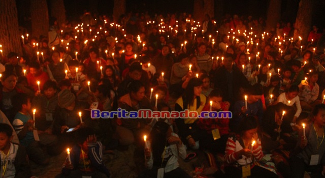 BERITA FOTO: Mercy Night Perkemahan Rohani Anak dan Remaja Kevikepan Tondano