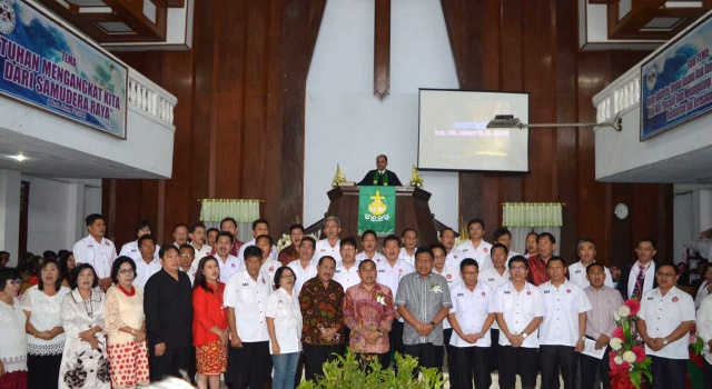 GMIM Efata Tompaso Rayakan Ucapan Syukur 182 Tahun Bersinode, Ini Pesan OLLY DONDOKAMBEY