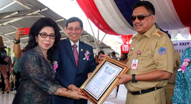 Peringatan Harganas 2017 Banjir Penghargaan, VICKY LUMENTUT Dapat Yang Ini