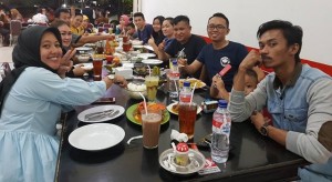 Di Meja Makan Tidak Ada Perbedaan Keyakinan