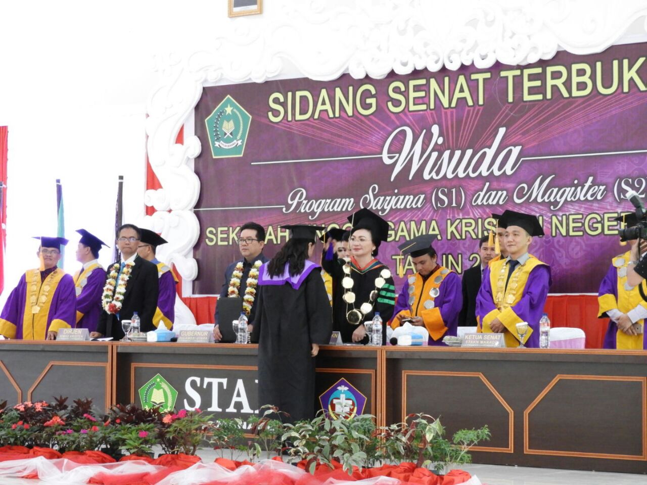 Sempat Terjadi Pemadaman Listrik, Acara Wisuda STAKN Manado Berlangsung Sukses