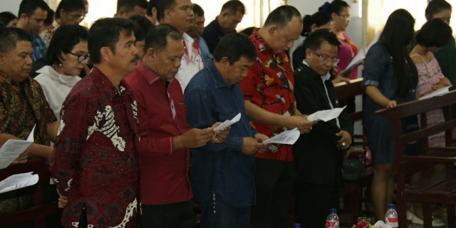 Bupati dan jajaran beribadah di Jemaat GPID Pniel Palu