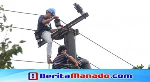 Maksud Kencangkan Kabel Indihome,  Teknisi Ini Tersengat Listrik