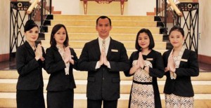 Aryaduta Hotel Group Meluncurkan Seragam Bergaya Indonesia Modern